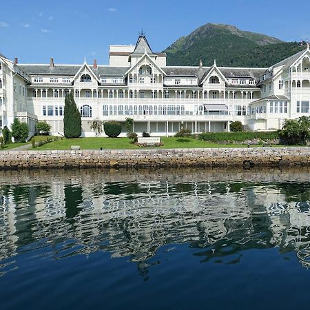 Balestrand Fjordapartments Holmen 19A المظهر الخارجي الصورة