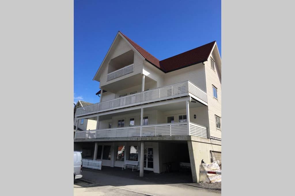 Balestrand Fjordapartments Holmen 19A المظهر الخارجي الصورة