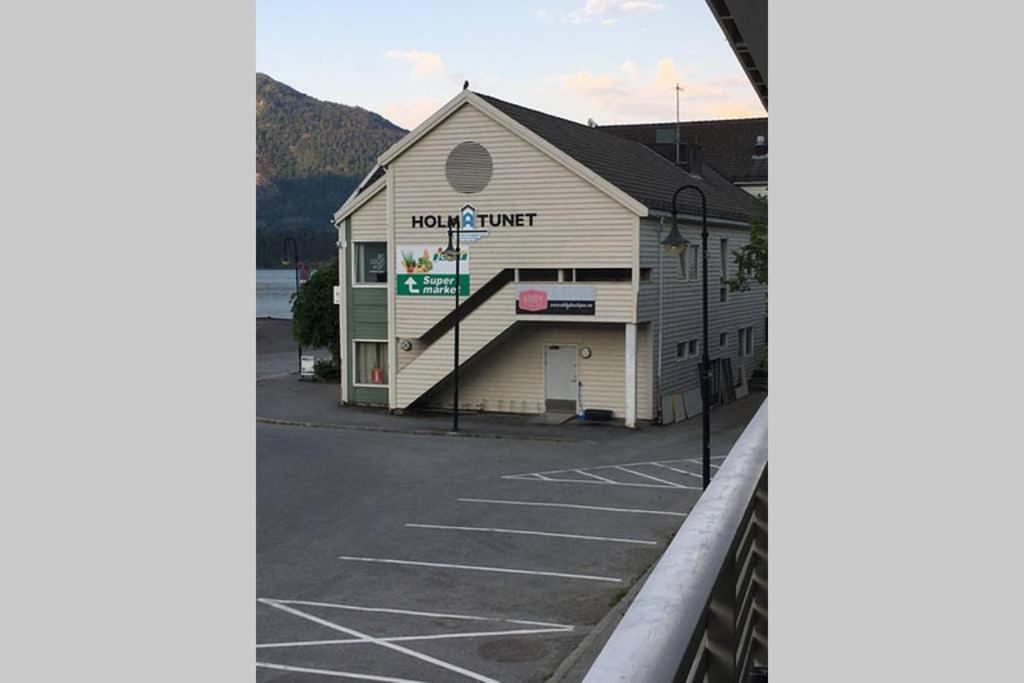 Balestrand Fjordapartments Holmen 19A المظهر الخارجي الصورة
