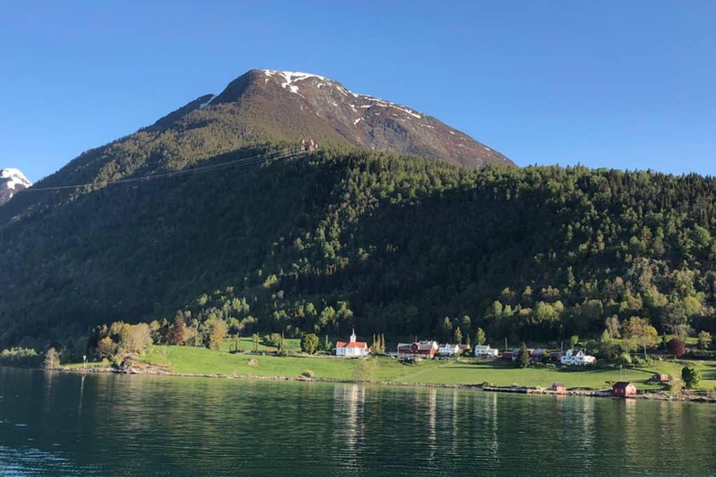 Balestrand Fjordapartments Holmen 19A المظهر الخارجي الصورة