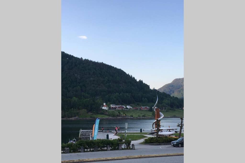 Balestrand Fjordapartments Holmen 19A المظهر الخارجي الصورة